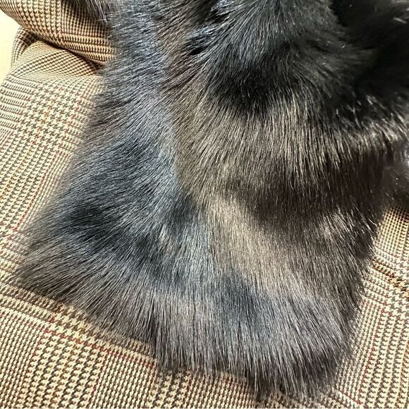 Ralph Lauren Collection Ebony Lamb Shearling Pull Thru Collar - Picture 6 of 16